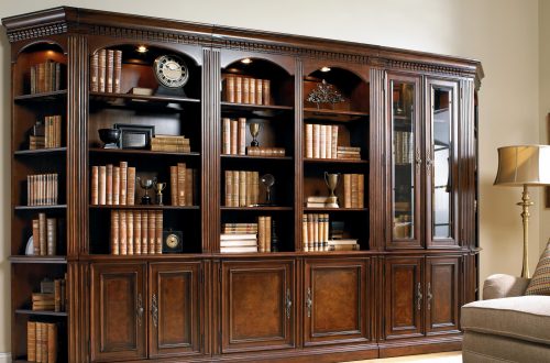 Преимущества приобретения книжного шкафа из сосны или другой мебели